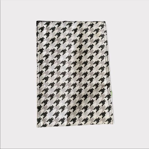 EVERYDAY ESSENTIALS | 3/$15 Black and White Houndstooth Lunch Bag - Picture 2 of 6